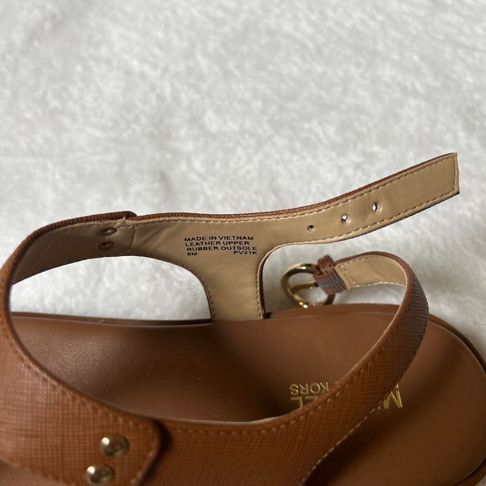 MICHAEL Michael Kors Brown Tan leather T-straps sandals New size 8 gold hardware - Picture 2 of 4